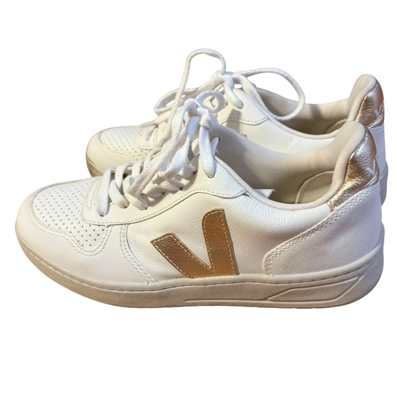VEJA V-10 Bicolor Metallic Low-Top Sneakers Size 40/8.5